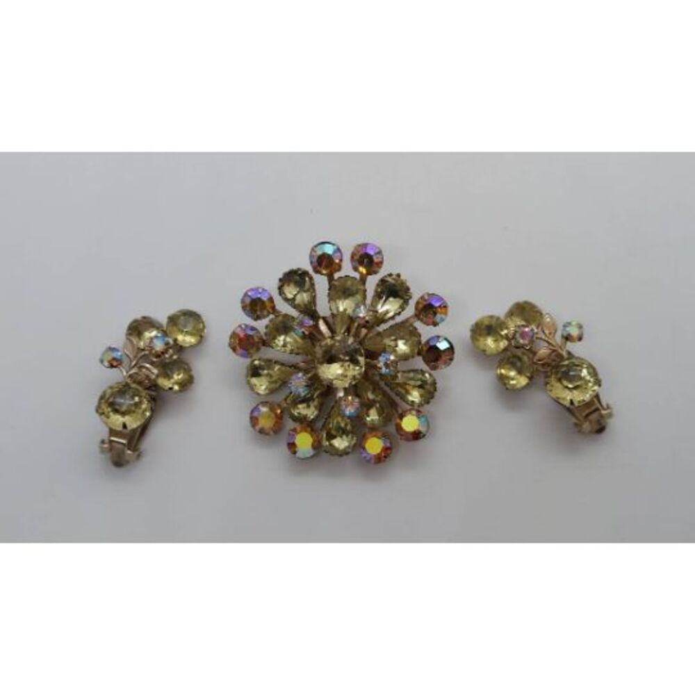 Vintage brooch and clip-on earrings yellow rhinestone flowers Aurora‎ borealis
